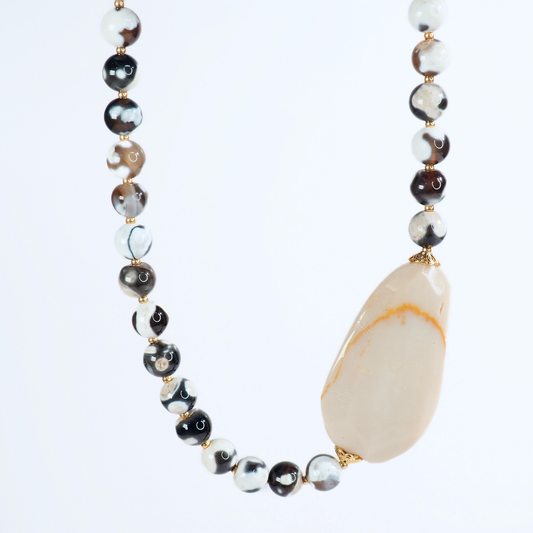SoulJewls “Tranquilidad Dorada” Necklace — Botswana & Cream Agate